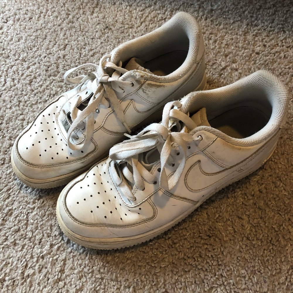 White Nike Air Force 1